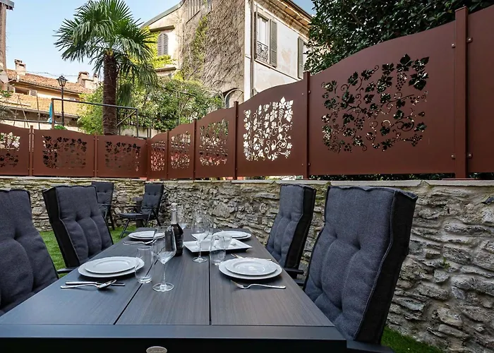 Breva In Centro Storico Апартаменты *